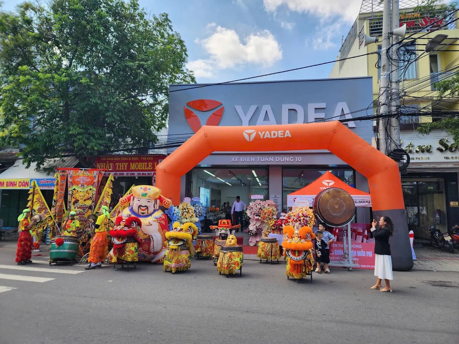 Múa lân khai trương Tuấn Dũng 10 – Yadea Shop