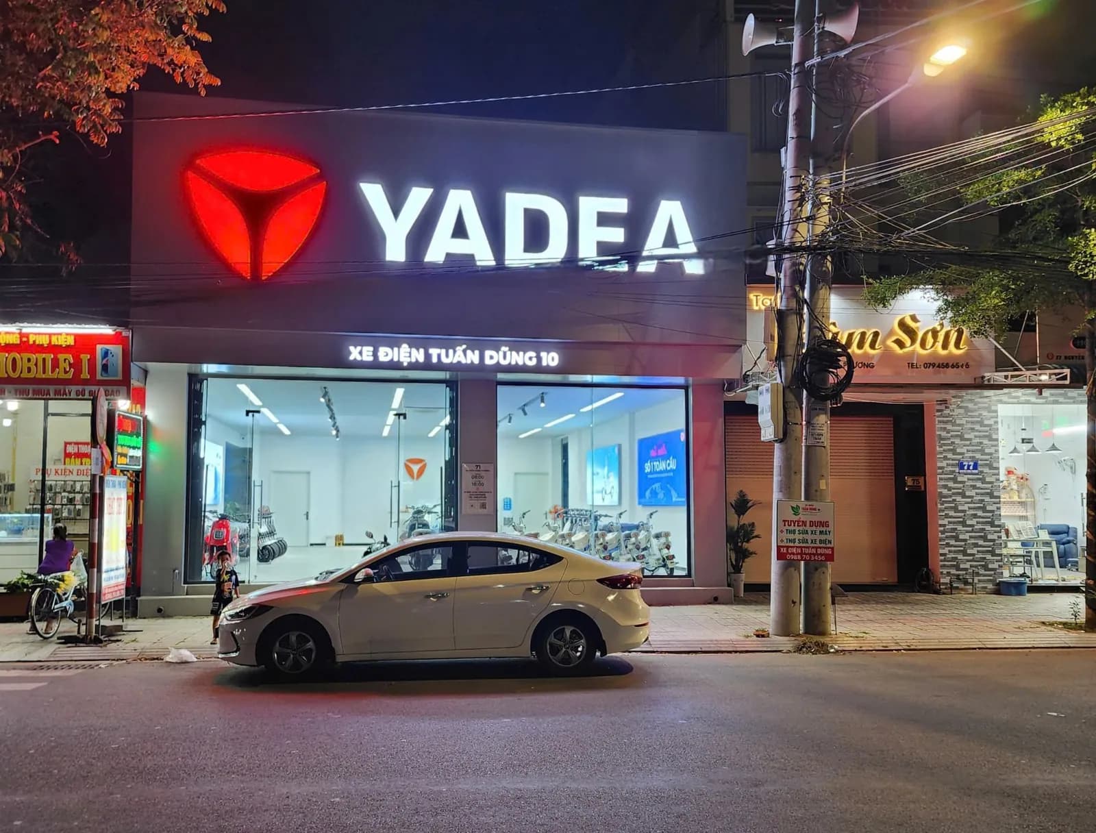 Cửa hàng Yadea Tuấn Dũng 10 về đêm